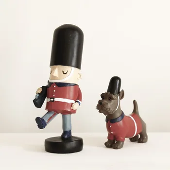 

2Pcs Resin England Nutcracker Soldier With Doll Dog Miniature Figurines Nordic Style Home Decoration Accessories Table Ornaments