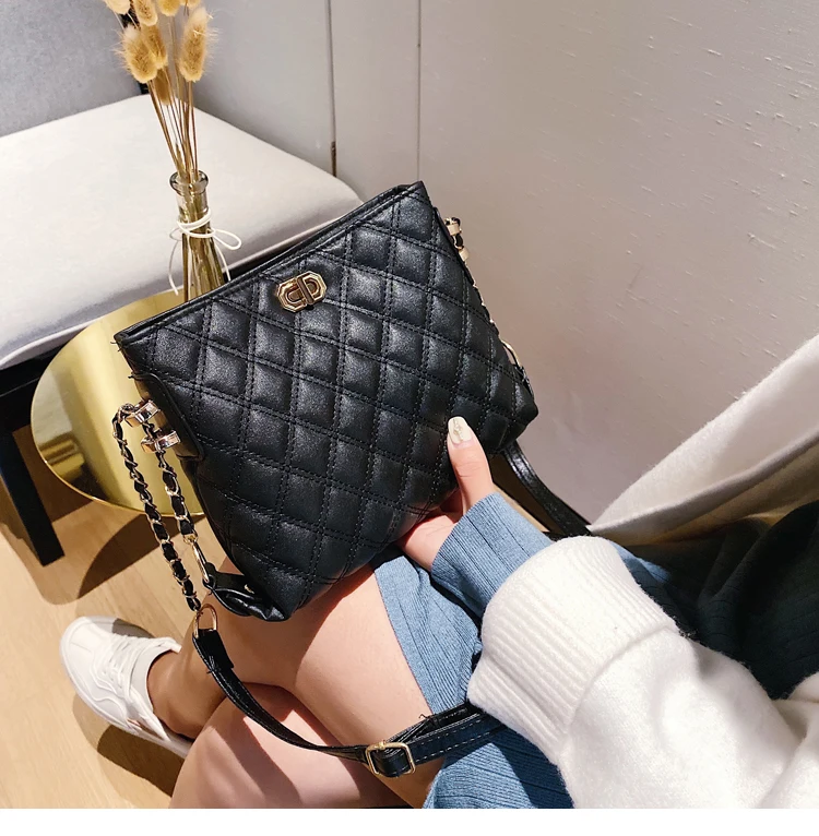 

Bags for Women 2019 Casual Solid Colour Metal Chain and Symbol Korean Style Shoulder Purse Sweet Lad Mobile Messenger HandBag