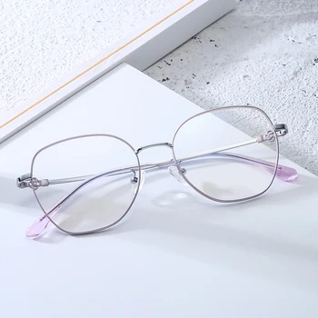 

The new polygonal metal glasses are fashion irregular and exquisite wild flat glasses can be equipped with myopia frames.