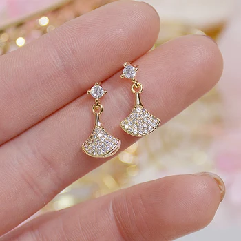 Ins Hot Sale AAA Cz Trendy Sector Women Earrings Cubic Zirconia Temperament Feminia Stud Earring Wedding Jewelry for Bridal Gift