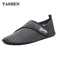Модные мягкие водонепроницаемая обувь летние быстросохнущие обувь для водных видов спорта мужские пляжные тапочки Для женщин река море сандалии дайвинг носки для купания