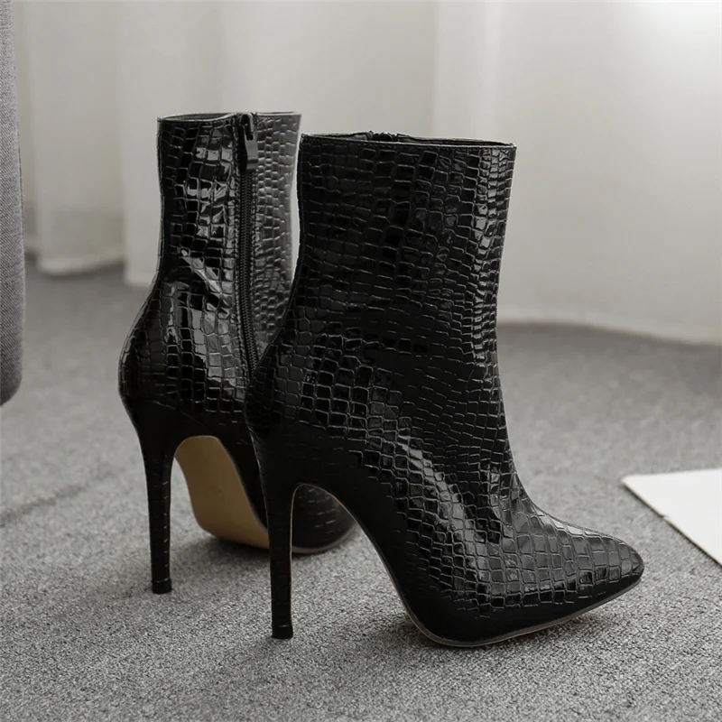 Женские короткие ботильоны на высоком каблуке 11,5 см; ботинки на молнии с серпантином; большие размеры 42; принт змеиной кожи; Модные осенние ботинки; обувь в стиле милитари;