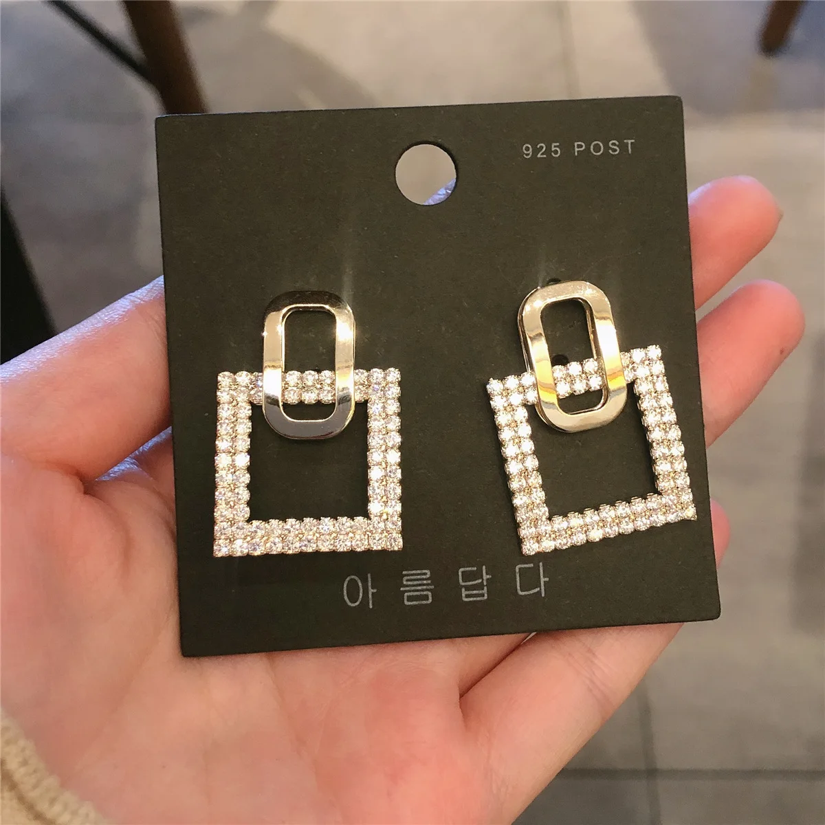 2021 New Rhinestone Hoop Earrings Female Light Luxury Temperament Alloy Earrings Fashion Golden Earrings For Women Cute Party - Image 5