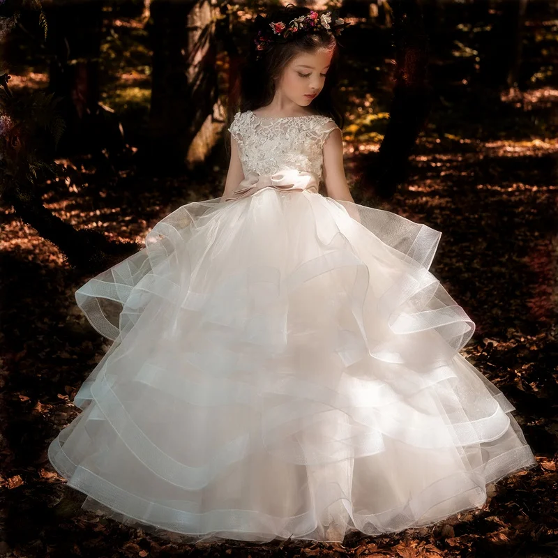 

Tiered Ruffles Flower Girl Dresses Champagne Lace Cascading Kids Pageant Princess Gowns For Wedding First Communion Dresses