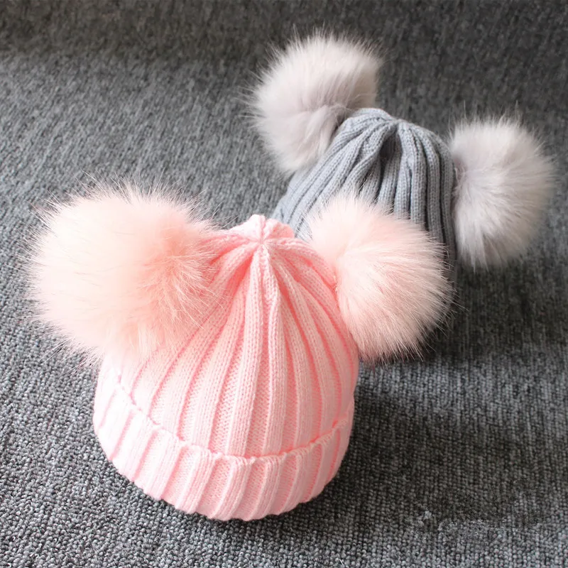 Зимняя теплая вязаная шапка для новорожденных девочек и мальчиков, пушистые шарики, помпон, одноцветная теплая Милая шапочка, подарки