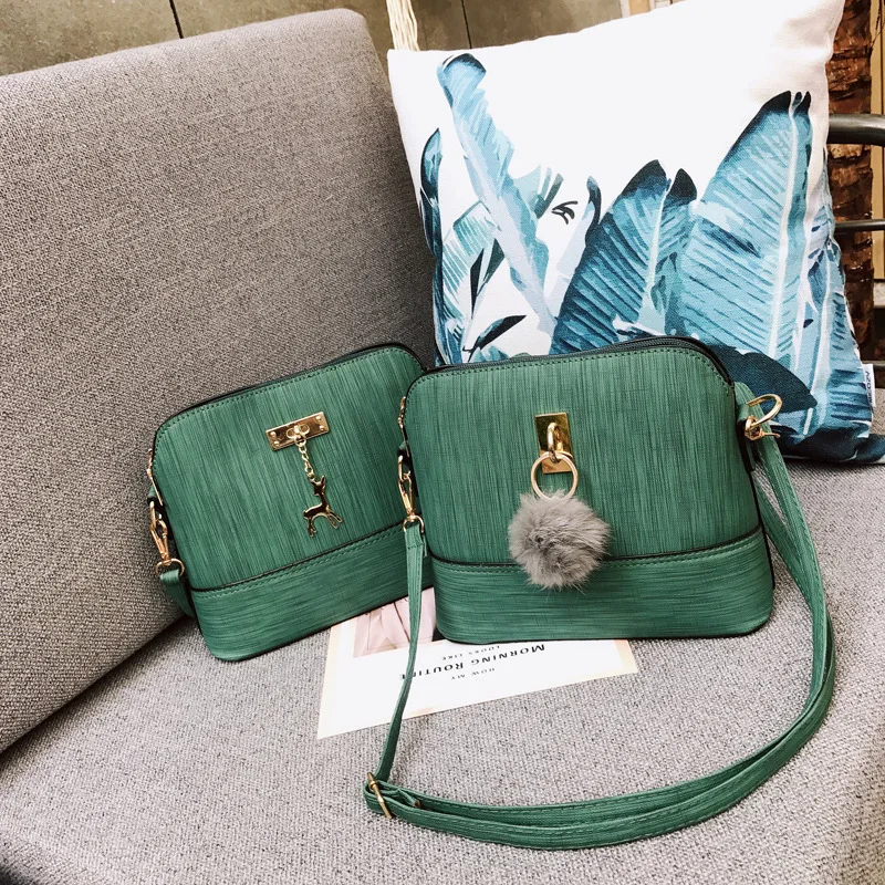 

2017 Winter New Style Korean-style Linen Finish Furry Ball Deer Pendant Shell Shoulder Bag Cool Simple Oblique Handbag