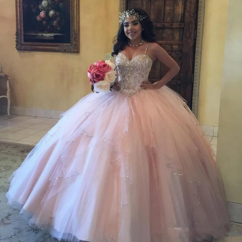 

Pink Ball Gown Quinceanera Dresses Bling Sequined Rhinestones Spaghetti Straps Ans de Sweet 15 Plus Size Prom Dress Party Gowns