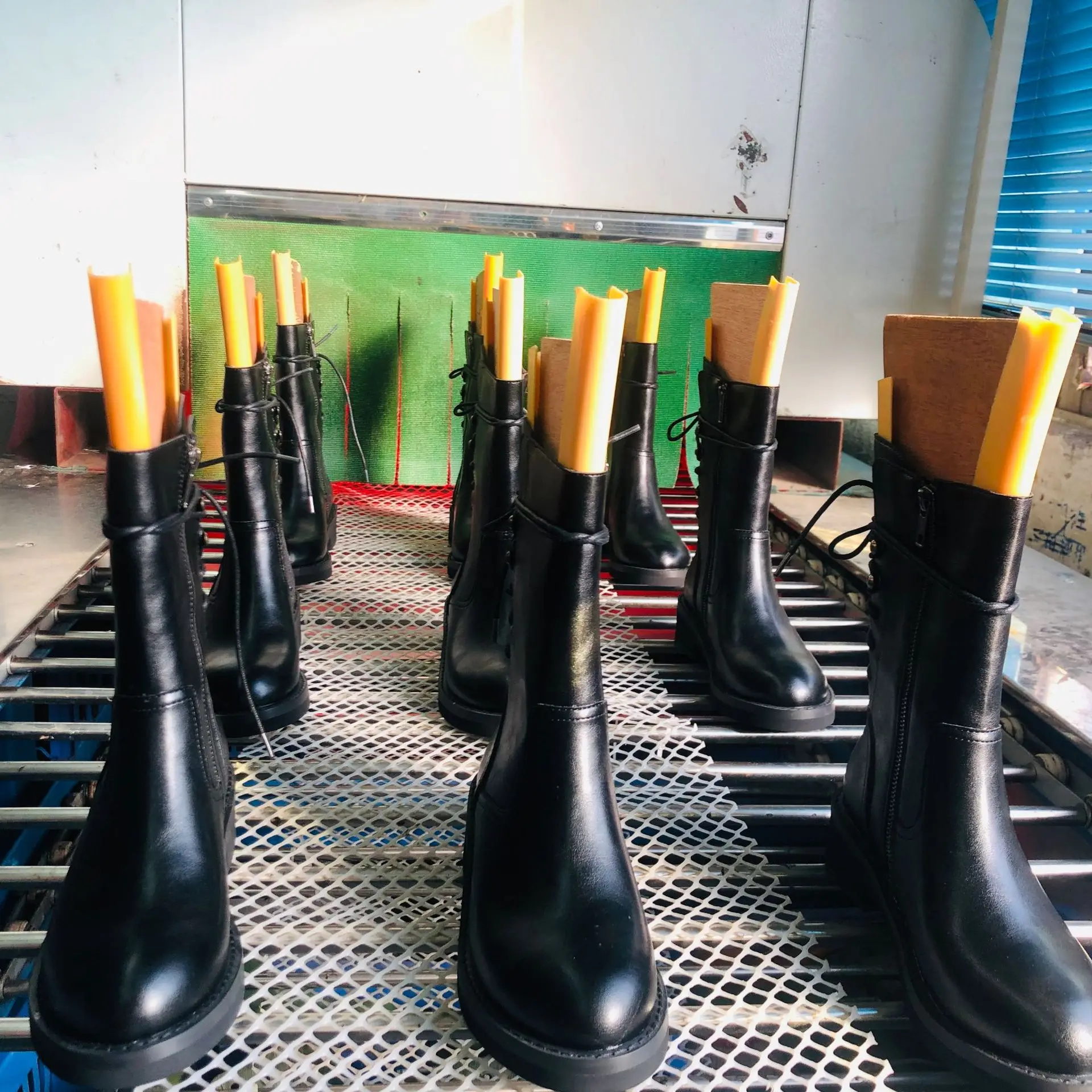 

Lace Up Women's Rubber Boots Shoes Round Toe Booties Ladies Bootee Woman 2019 Zipper Luxury Designer Chunky Heel Rain Med