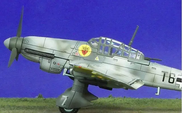 Хобби мастер Junkers Ju-87D Stuka Luftwaffe 2 StG 2 Immelmann T6+ GL Первомайск Украина января 1944 1/72 литье под давлением модель самолета