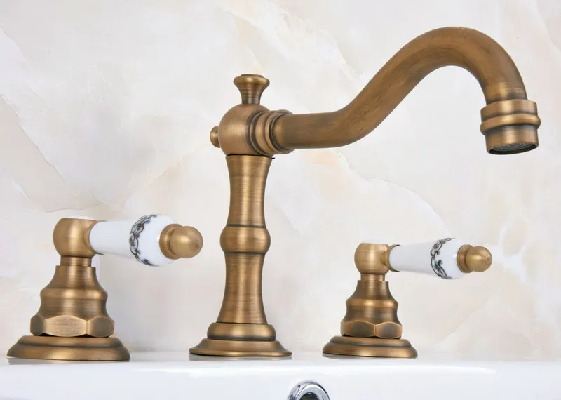 

Vintage Retro Antique Brass Deck Mounted Dual Handles Widespread Bathroom 3 Holes Basin Faucet Mixer Water Taps man072