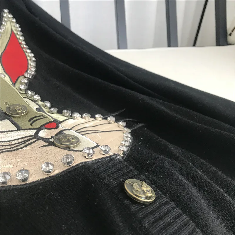 Винтажные женские кашемировые свитера с принтом кролика и бриллиантами, кардиганы, Роскошные металлические пуговицы, женские свободные Джемперы, зимняя одежда