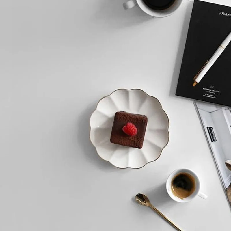 

Plates Ceramic Phnom Penh White Cute Cake Plate Creative Retro Storage Jewelry Tray Snack Dish Flower Solid Color