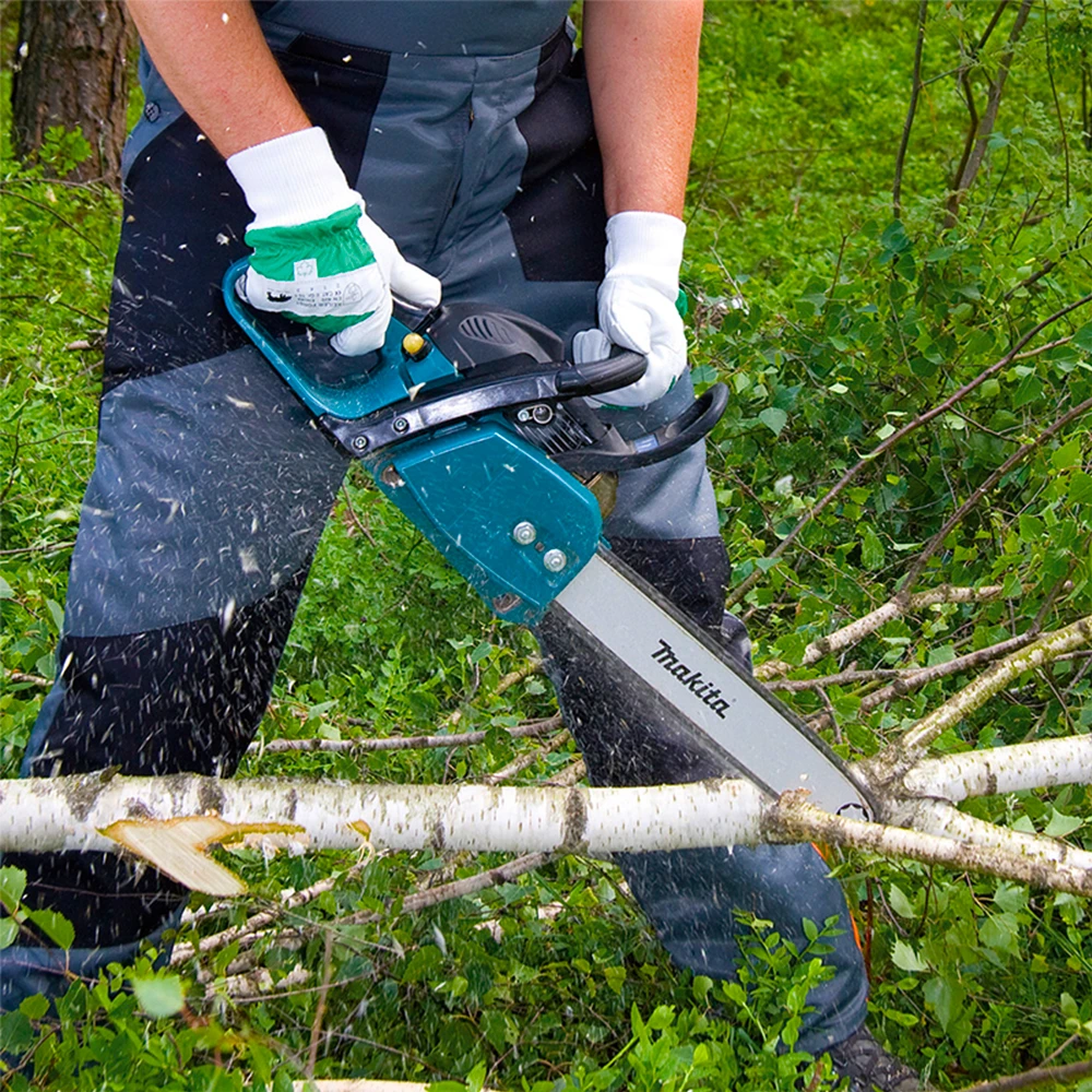 Image of Makita DCS231T chainsaw at Lowes