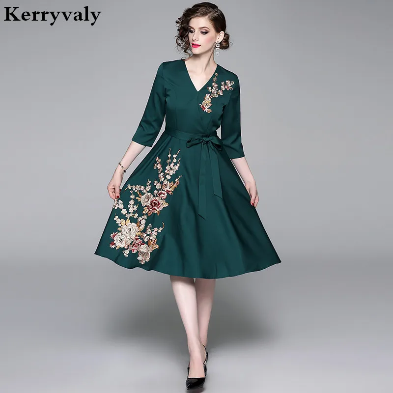 

New V-neck Lace-up Floral Exquisite Embroidery Dress Ropa Mujer Verano 2019 Autumn Black Midi Party Dress Lange Jurken K3593