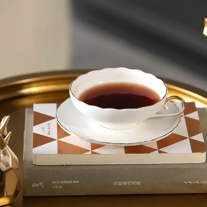 Креативная волна керамическая кофейная чашка и блюдце набор скандинавские простые чисто белые кости Китай Золотой Край черная чайная чашка