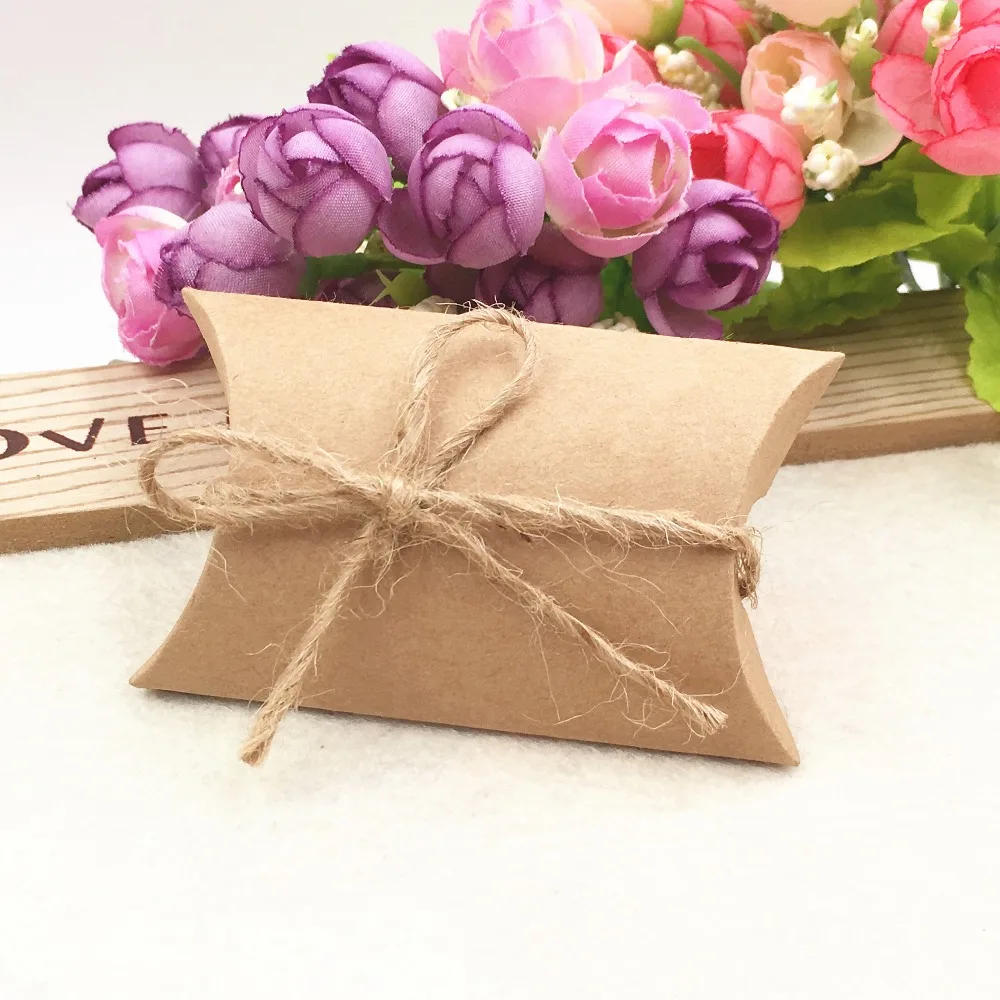 

30Pcs/Lot 8x5.5x2cm Brow Pillow Shaped Paper Box Case With Free Strings For Small Fruit Chocolate Accessories Packing Container