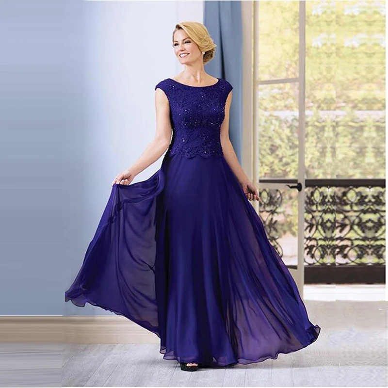 

2020 New Sapphire Lace Cap Sleeve Boat Neck Mother of the Bride Dresses Floor Length Wedding Party Gowns