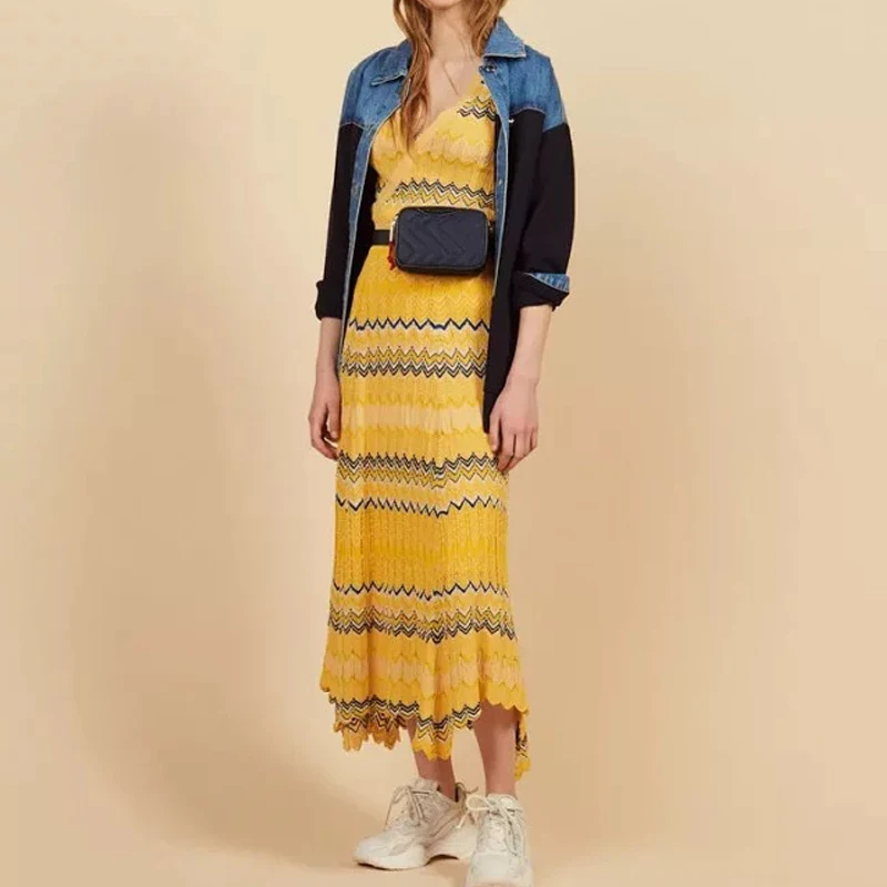 

19 Spring / Summer National Style Color Matching Corrugated Half Skirt + Top