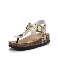 Новейшая модная пробка сандалии Для мужчин летний Туфли с ремешком и пряжкой; однотонные пляжные шлепанцы въетнамки; женские сандалии-гладиаторы; женская обувь на плоской подошве; Цвета: черный, белый, красный