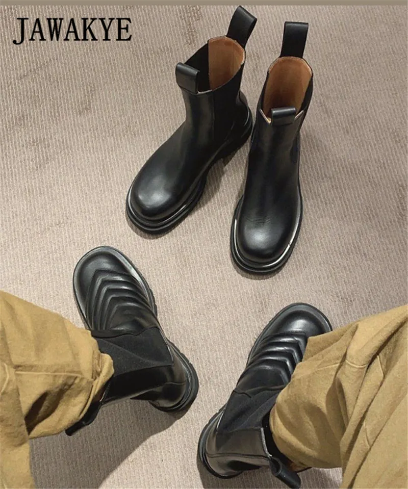 New Corrugated Round toe Thick bottom ankle Boots for women brown black wave Leather Runway Shoes flat Motorcycle Martin boots