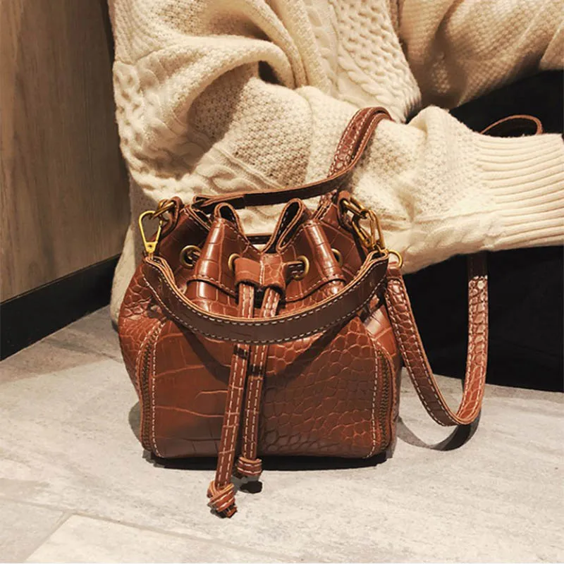 

Famous brand Women handbags 2019 bucket bag simple shoulder Messenger bag High quality Crocodile pattern Leather Crossbody bag