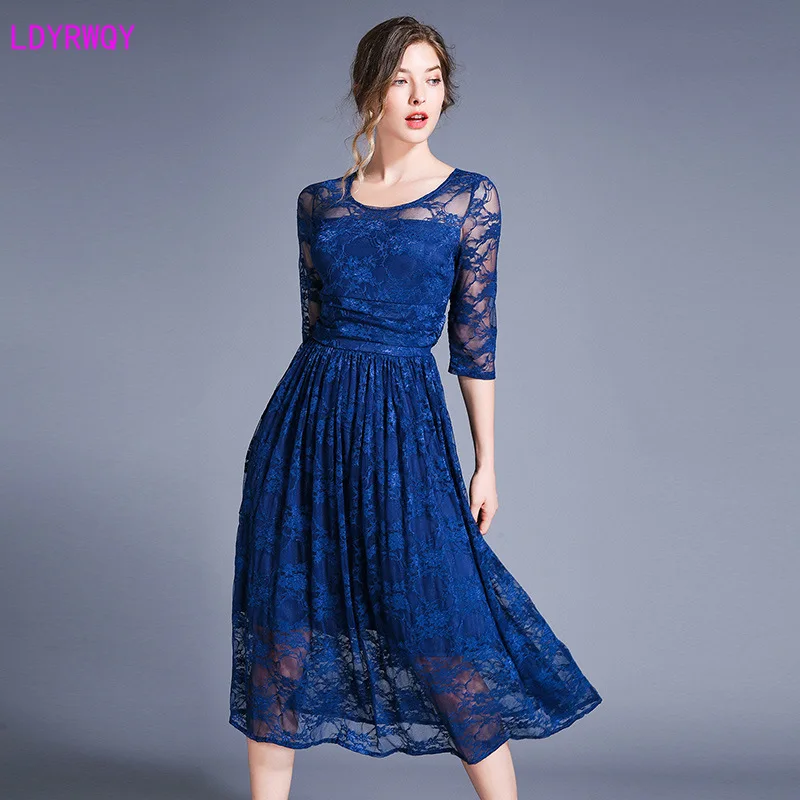 

2019 autumn new European and American women's fashion round neck seven-point sleeves lace stitching pleated temperament dress