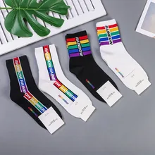 Корейская уличная одежда с радужными буквами; Модные Повседневные Удобные хлопковые носки; дышащие забавные носки; сезон осень-зима; skarpetki damskie