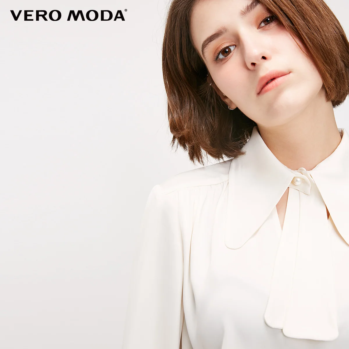 Женская плиссированная шифоновая рубашка с вырезом и съемным бантом Vero Moda |