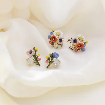 

Romantic Garden Series Flowers Blooming Daisy Flower Branch Asymmetry Earrings Cute Ladybug Stud Earring For Women Jewelry
