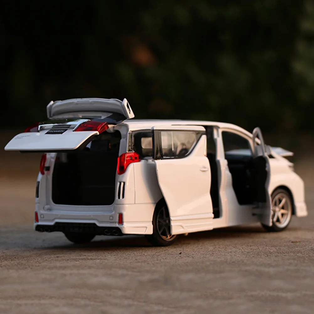 1/32 мини литьевая машина для Toyota Alphard модель с музыкальной игрушкой светильник