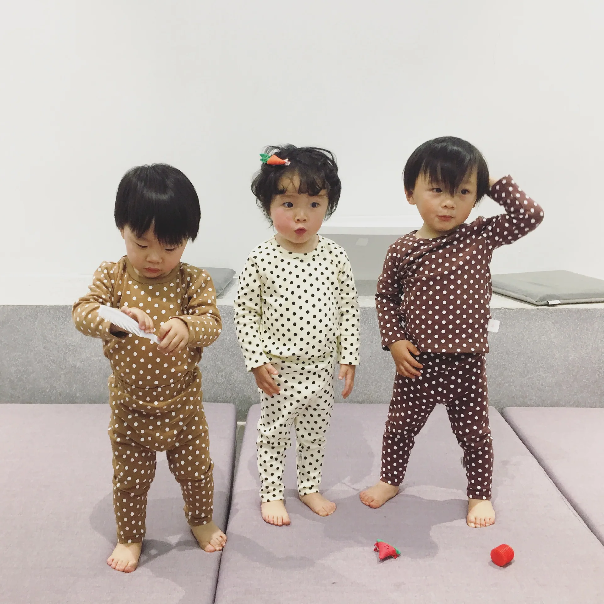 Детские пижамы; хлопковые комплекты для мальчиков и девочек; Топ в горошек и штаны; одежда для малышей; одежда для сна