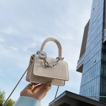 

Small bag 2020 new net red senior sense summer mini solid color chain crocodile pattern shoulder crossbody bag