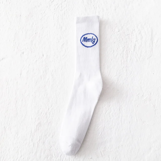 Meias da marca INS: a última tendência para homens e mulheres