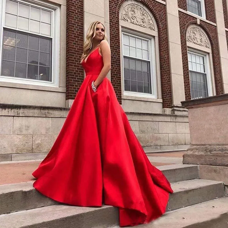 

Sexy V Neck Prom Dresses Straps A Line Long Evening Dress with Pocket robe de soiree 2020 Celebrity Gowns Plus Size