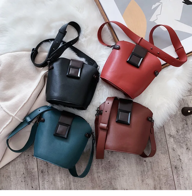 

Fashion Candy Big Buckle Buckets Bags Designer Wide Strap Shoulder Bags Luxury Pu Leather Crossbody Bags Large Capacity Purse