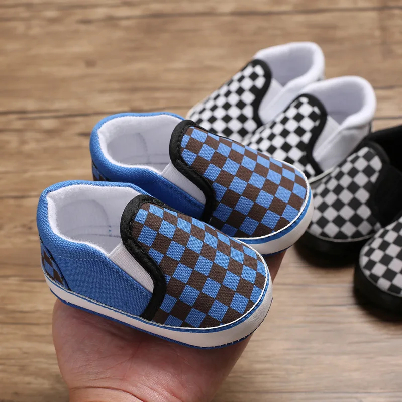 Клетчатая парусиновая детская спортивная обувь для новорожденных мальчиков и девочек; обувь для первых шагов; обувь для малышей с мягкой нескользящей подошвой; детская обувь