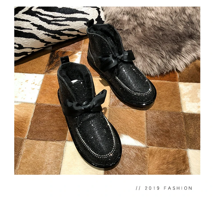 Зимние сапоги без каблуков; женская обувь с круглым носком из плюша; Zapatos De Mujer; Водонепроницаемая Толстая теплая шерстяная обувь; зимние короткие сапоги с бантом и помпонами;