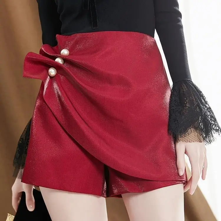 

2020 new autumn wide leg shorts loose Korean high waist stitching pin bead design feeling versatile casual shorts women