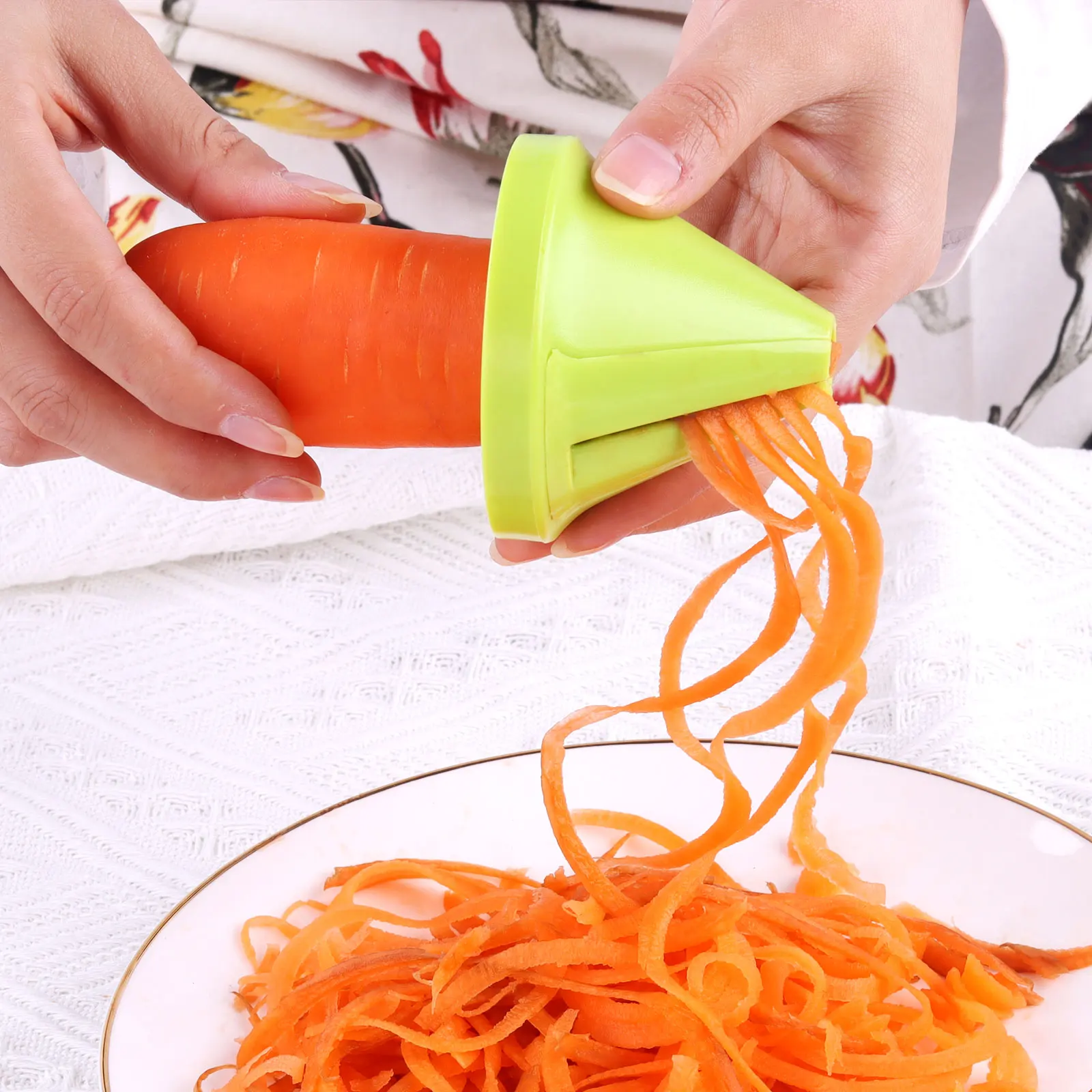 Plastic Rotary Shredder Grater Vegetable Potato Spiral Chopper Peeler Kitchen Tool Manual Carrot Fruits Rotating Slicer |