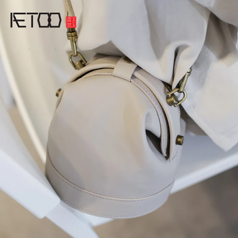 

BJYL Vintage fashion small bucket bag, sloping one-shoulder girl bag, simple hundred with mouth gold bag