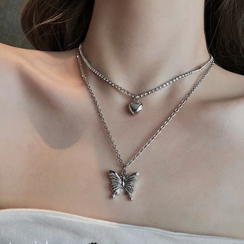 Kpop Black Heart Necklace French Metal Love Clavicle Chain Korean Simple Female Short Pendanklace Female Short Pendant for Women 