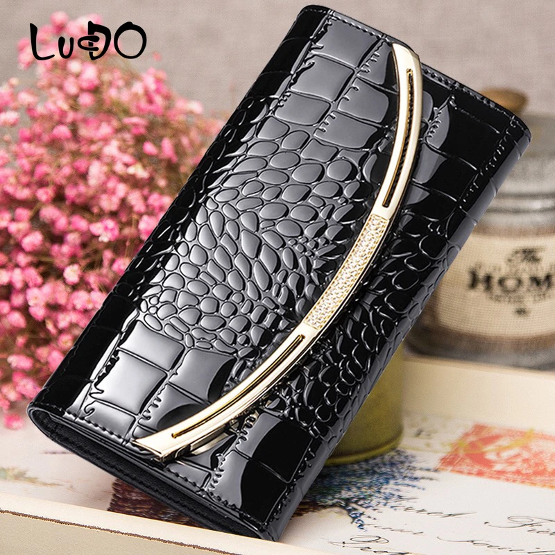 LUCDO Brand Designer Genuine Leather Women Long Wallet 3 Fold Large Capacity Patent Leather Wallet Luxury Coin Purse Card Holder