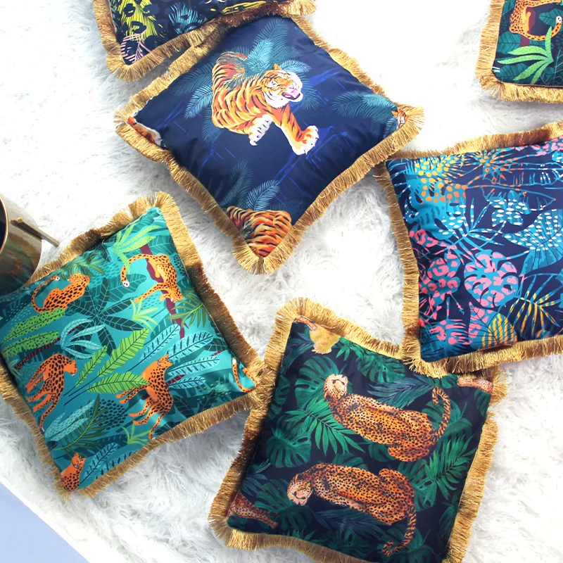 

Imitated Silk Luxurious Gold Tassel Cushion Cover For Sofa Car Letter Tiger Animal Printed Pillow Cover Cases Home Decoration