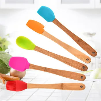 

5PCS/Set Cake Silicone Spatula Set Pastry Brush Spoon Dough Fondant Butter Non-Stick Scraper Cooking Baking Kitchen BBQ Tools