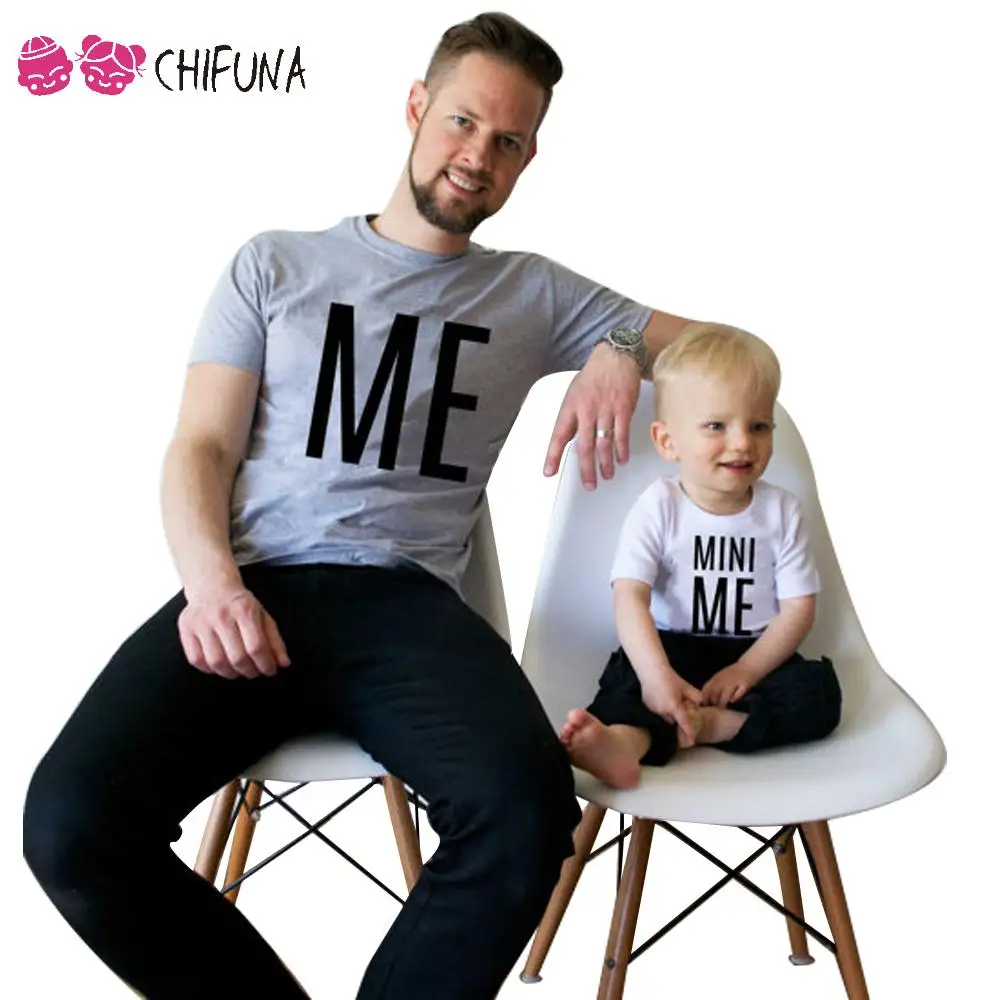 ME e MINI ME Modello Outfit Uguali Per La Famiglia Abbigliamento Per  Bambini Papà Figlio Vestiti Famiglia t Shirt abbigliamento moda Famiglia  Sguardo|family matching|family matching outfitsclothes family - AliExpress