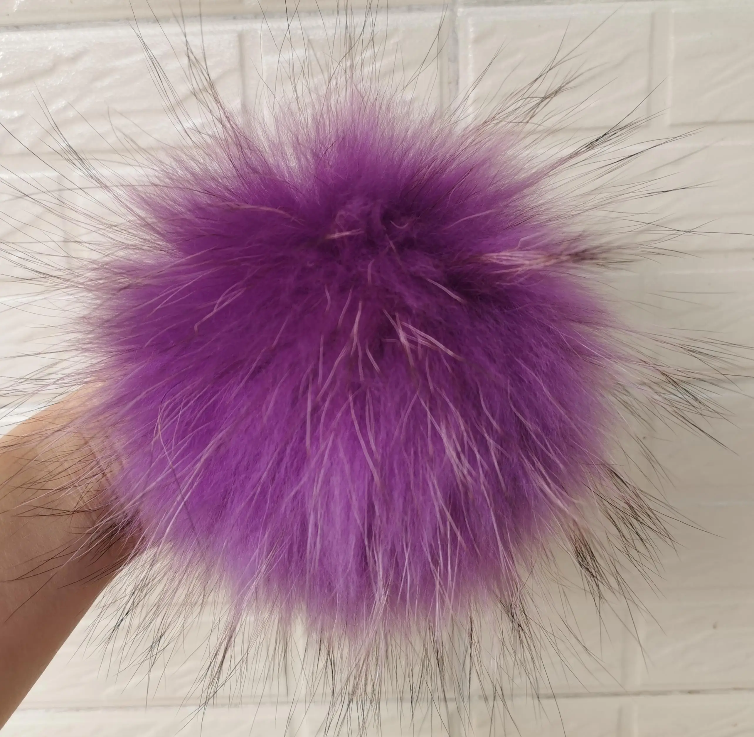 Dark lavender 15 см самодельные помпоны из натурального меха енота, Меховые помпоны для женщин и детей, шапочки-бини, шапки большого размера, натуральный помпон для обуви, шапки и сумки - Цвет: Dark lavender