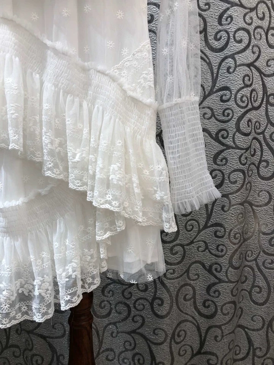 New women's Round Neck Lace patchwork irregular Ruffle long sleeve dress 1017 in autumn and winter