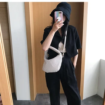 

2020 New Pu Leather Underarm Bag New Handbag Clutch Bag Ladies Fashion Solid Color Woven Cloud Shoulder Bag Designer Handbag