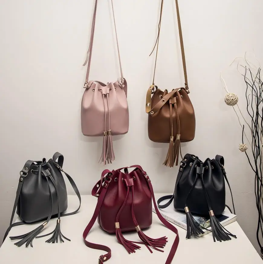 

Vintage Tassel Crossbody Bucket Bag Luxury designer Woman Bag 2020 Female Shoulder Handbags Drawstring Messenger Crossbody Bags