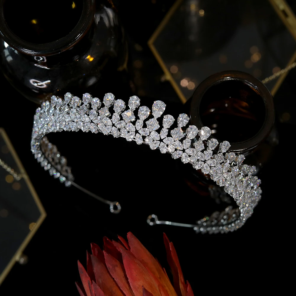 ASNORA Women's Princess Crown Headband Crystal Tiara and Crown Headband Jewelry Bridal Hair Accessories Wedding A01084